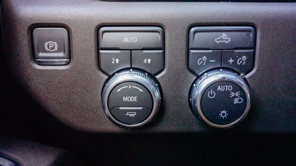 Used 2026 GMC Sierra 1500 SLE w/ Preferred Package AWD/4WD image 22