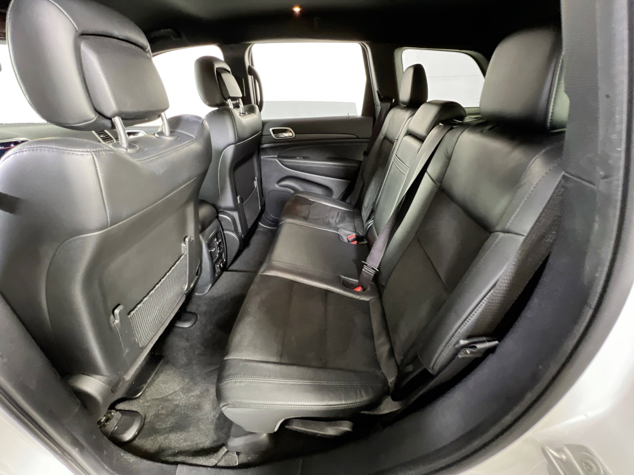 Used 2022 Jeep Grand Cherokee Laredo X image 24