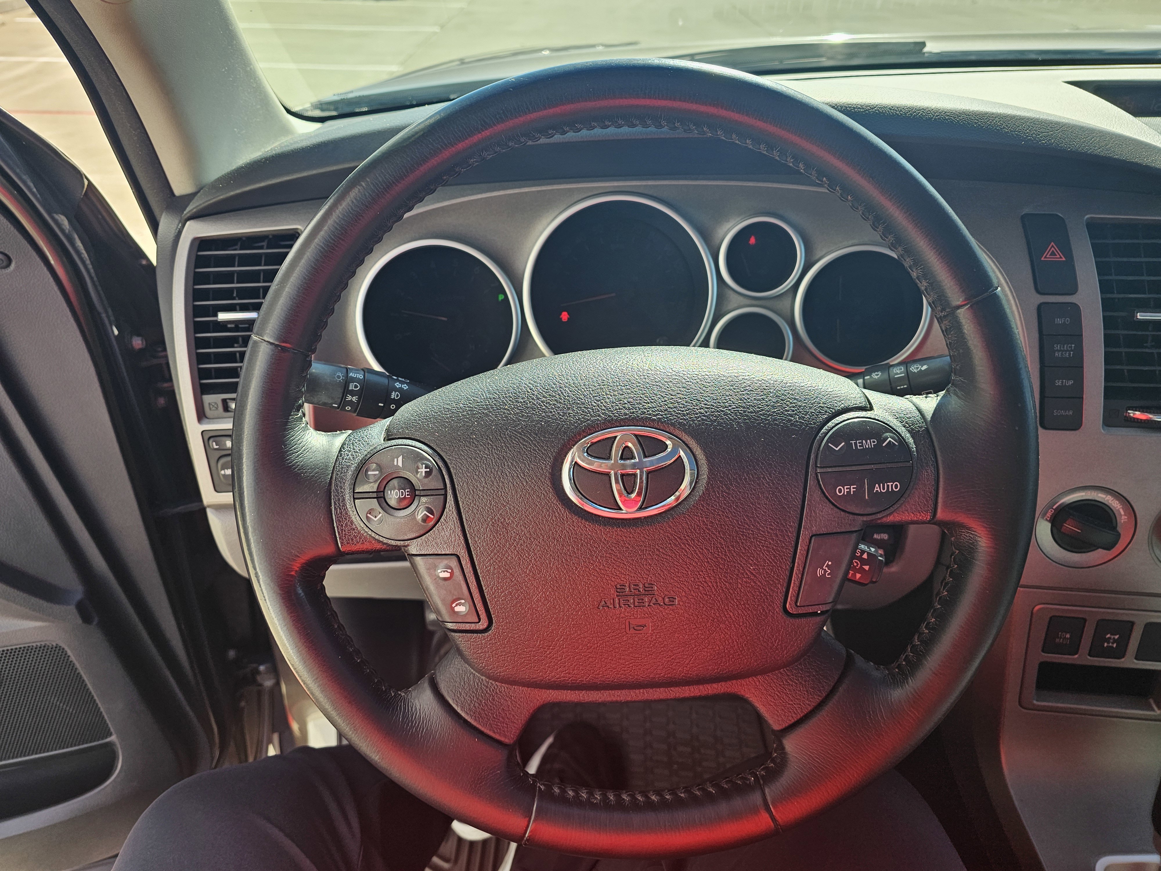 Used 2010 Toyota Sequoia Limited image 20
