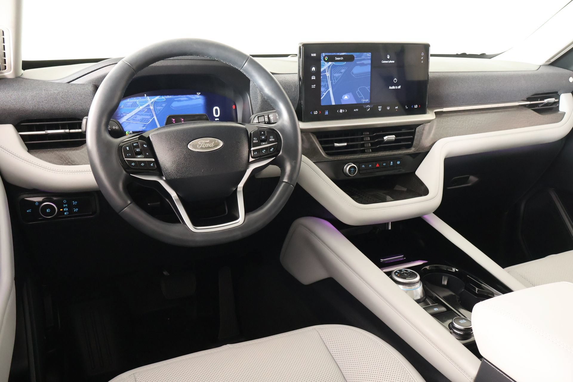 Used 2025 Ford Explorer Platinum w/ Ultimate Package AWD/4WD image 2