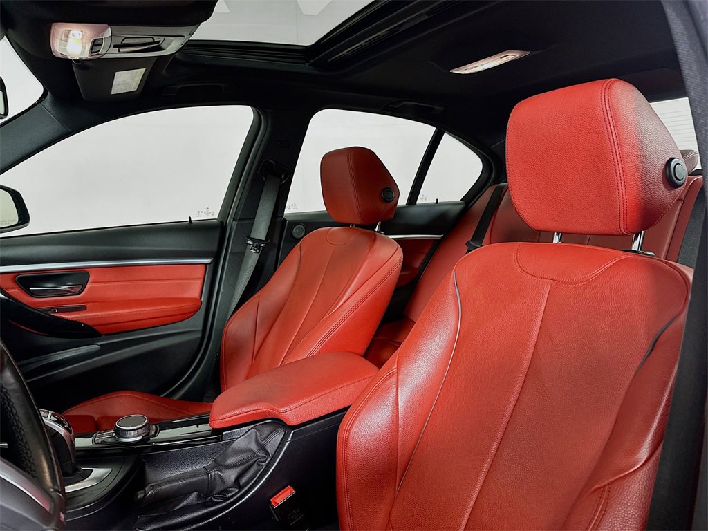 Used 2018 BMW 340i xDrive Sedan w/ Premium Package image 8