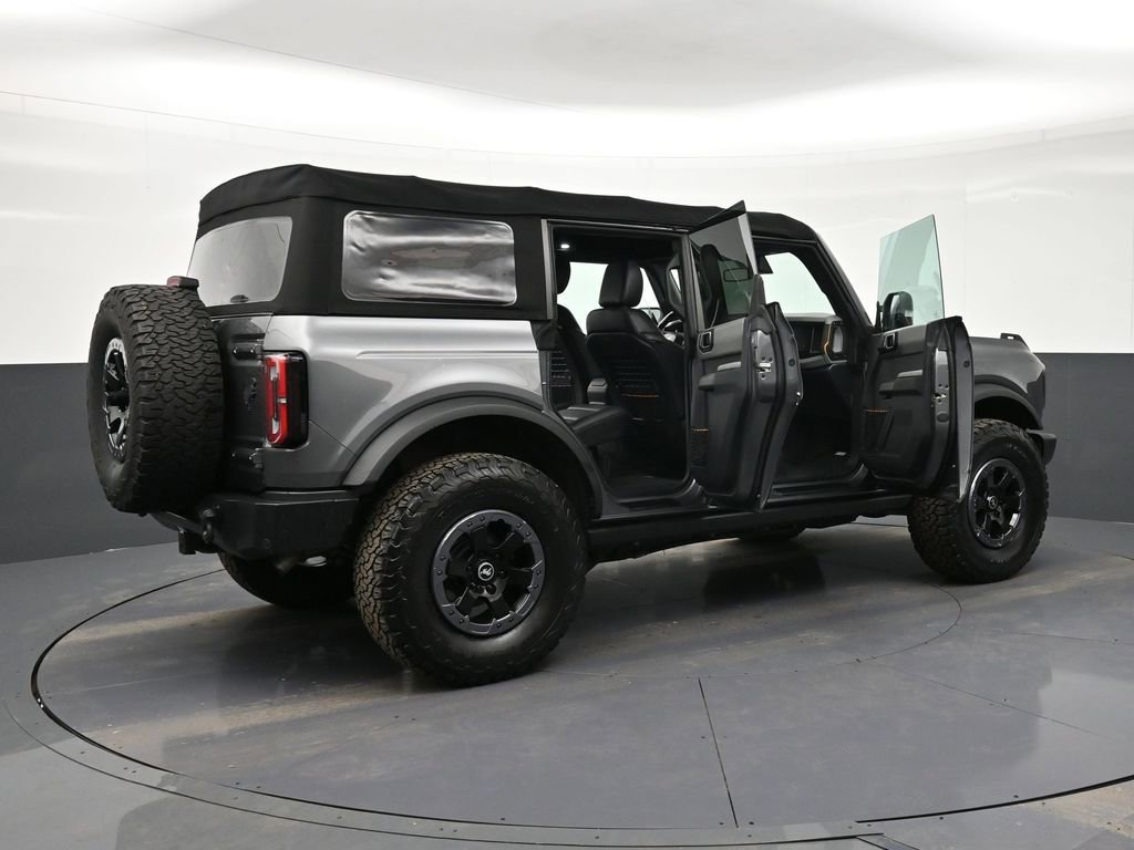 Used 2022 Ford Bronco Badlands image 32