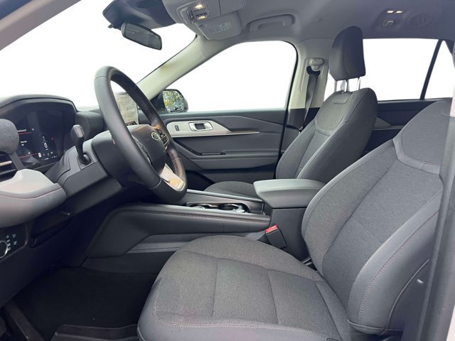 Used 2026 Ford Explorer Active AWD/4WD image 21