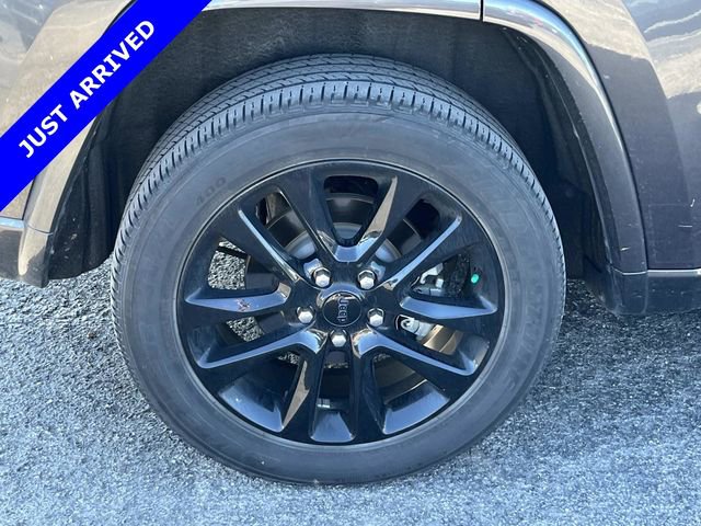 Used 2020 Jeep Grand Cherokee Altitude RWD image 9