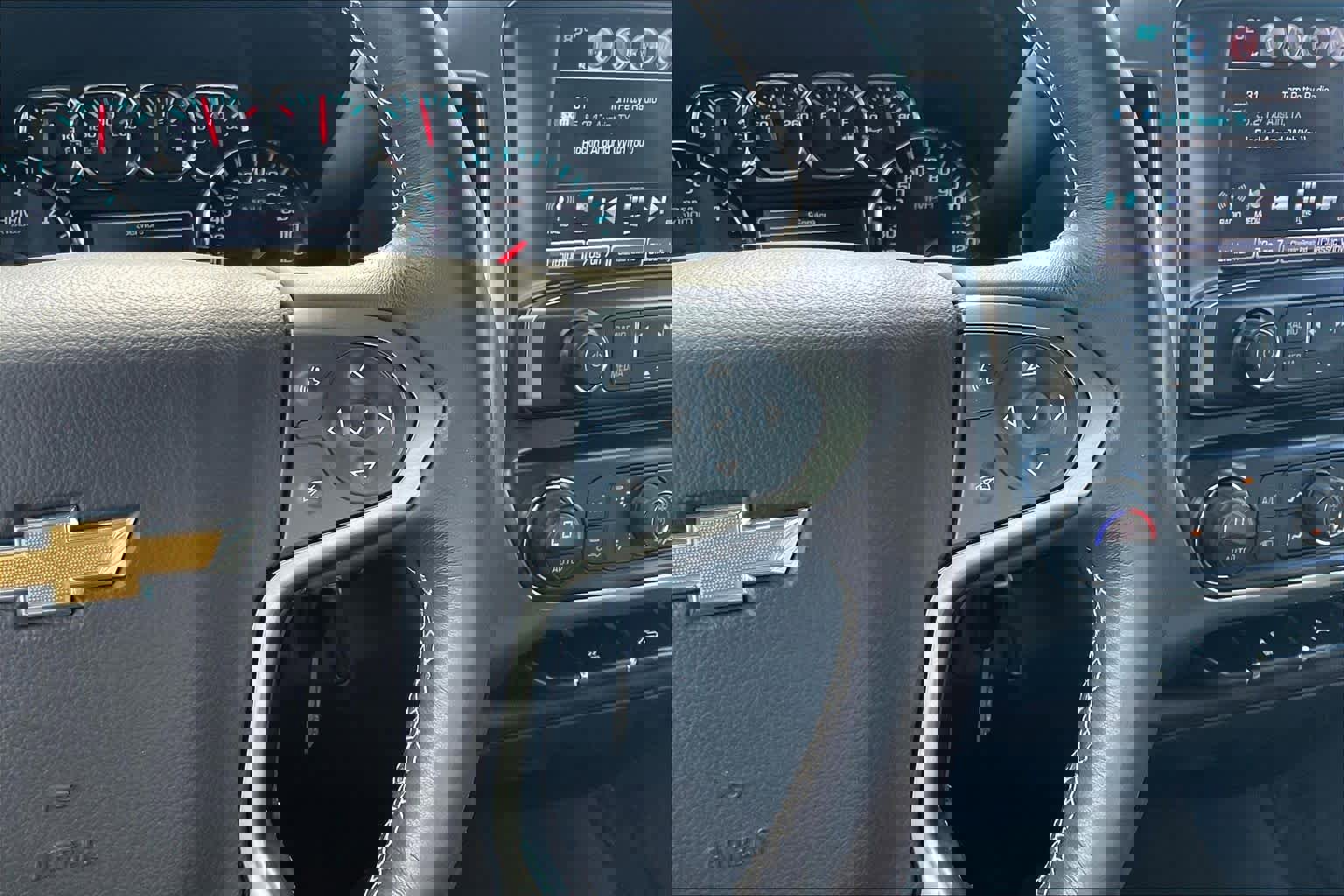 Used 2018 Chevrolet Silverado 1500 LT w/ LT Eassist Package image 24