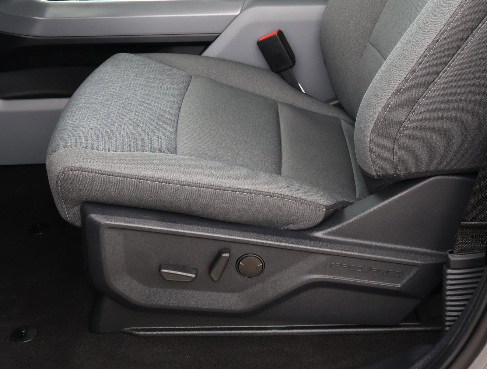 Used 2024 Ford F150 XLT w/ Equipment Group 303A High image 17