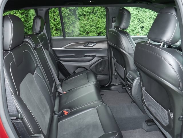 New 2026 Jeep Grand Cherokee Altitude AWD/4WD image 19