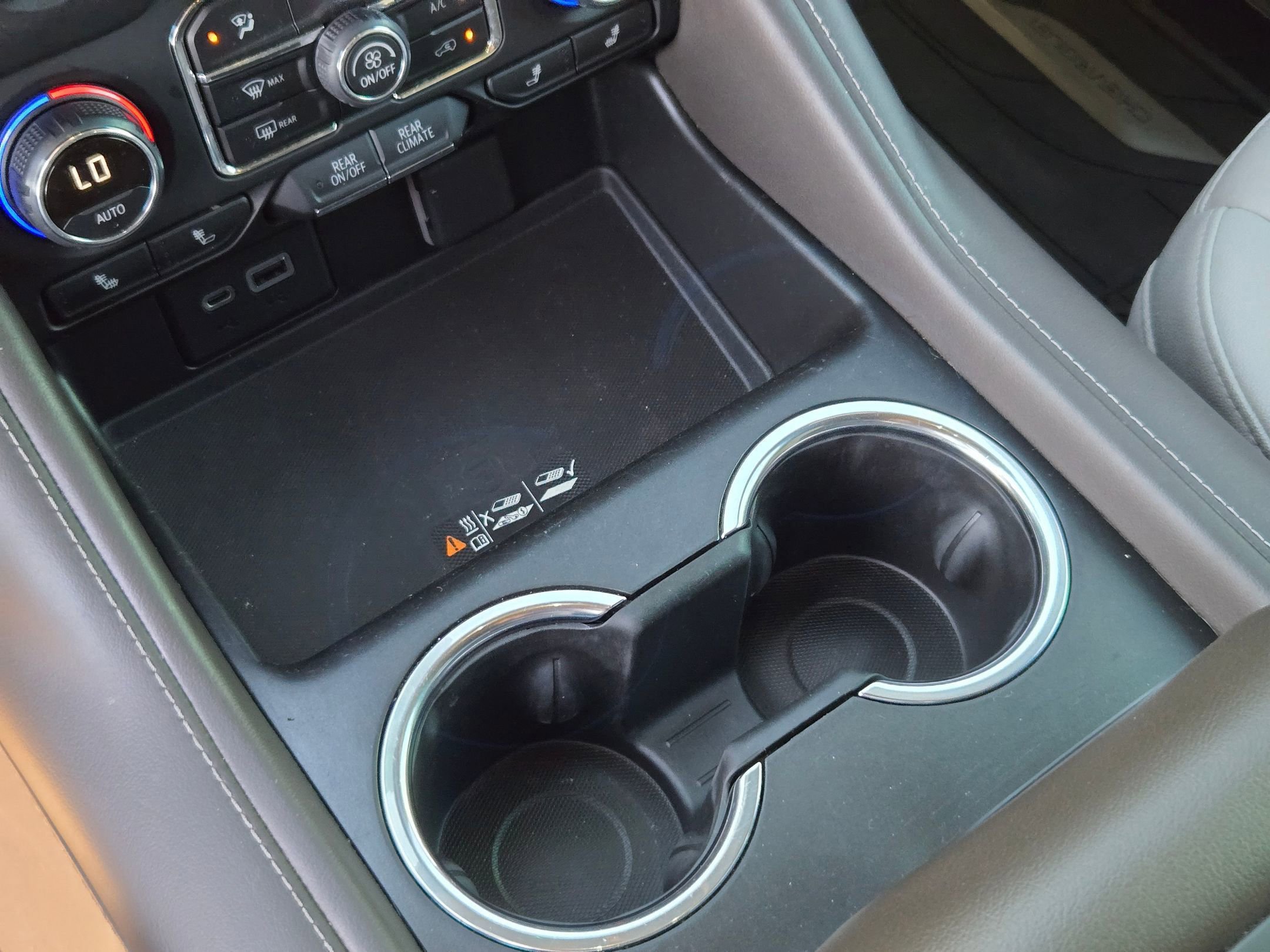 Used 2022 Chevrolet Tahoe Z71 w/ Z71 Off-Road Package image 19