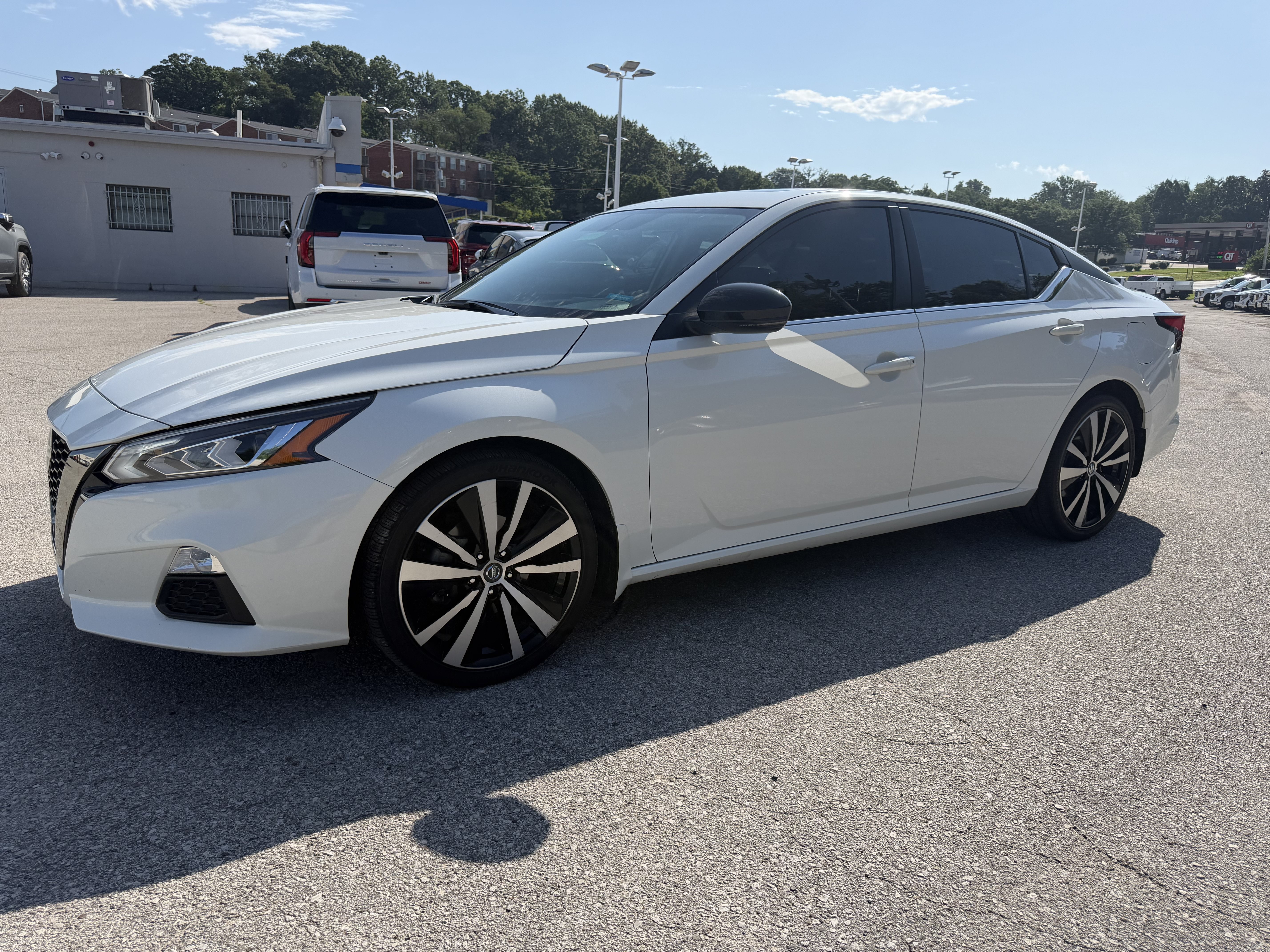 Used 2019 Nissan Altima 2.5 SR w/ SR Premium Package FWD image 3