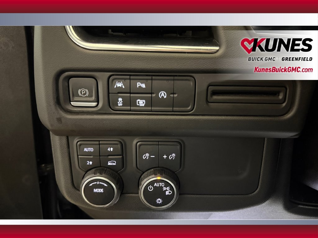 Used 2023 Chevrolet Tahoe LT w/ Luxury Package AWD/4WD image 19