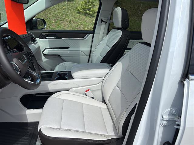 Used 2024 GMC Acadia Denali image 11