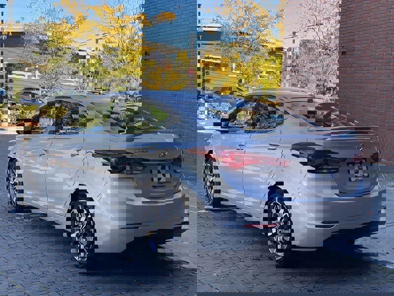 Used 2015 Hyundai Elantra Limited image 3