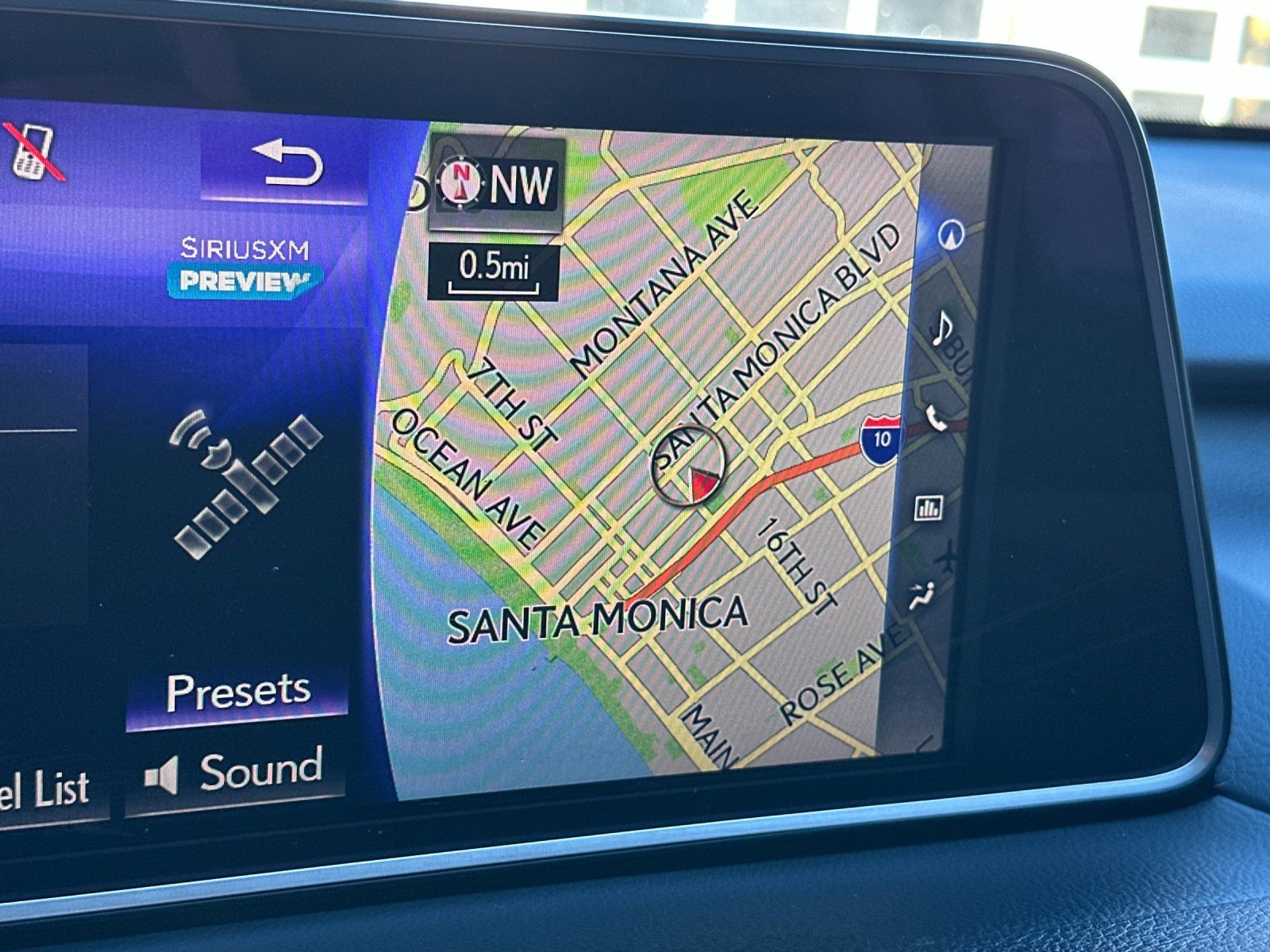 Used 2019 Lexus RX 450h AWD image 21