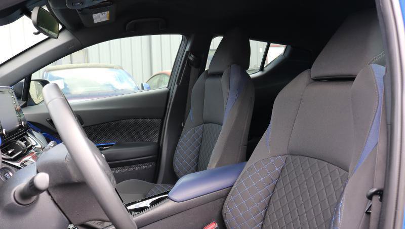 Used 2021 Toyota C-HR XLE FWD image 9