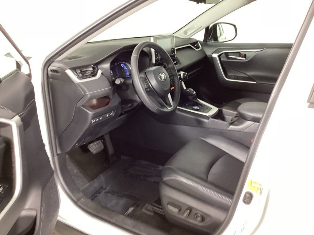 Used 2020 Toyota RAV4 Limited w/ Limited Grade Weather Package AWD/4WD image 32