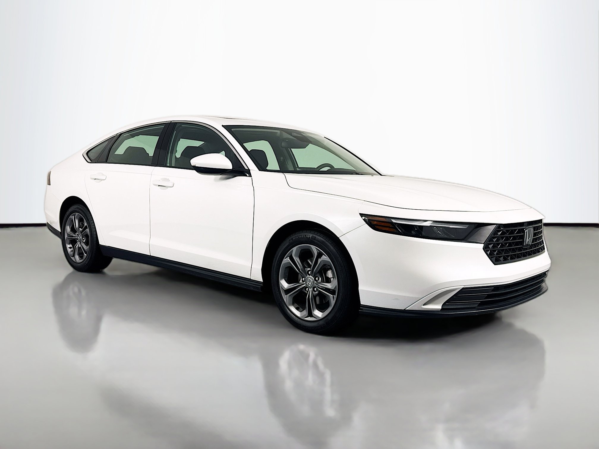 Certified 2024 Honda Accord EX image 3