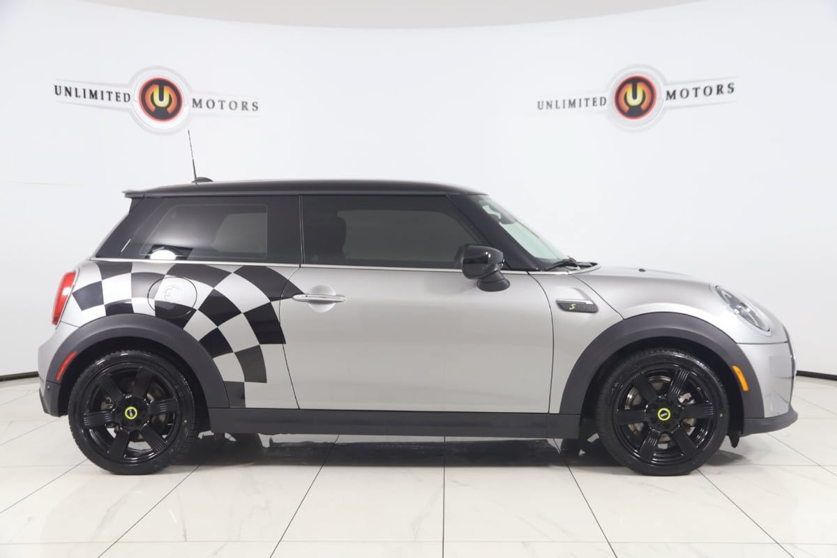 Used 2024 MINI Cooper SE FWD image 2