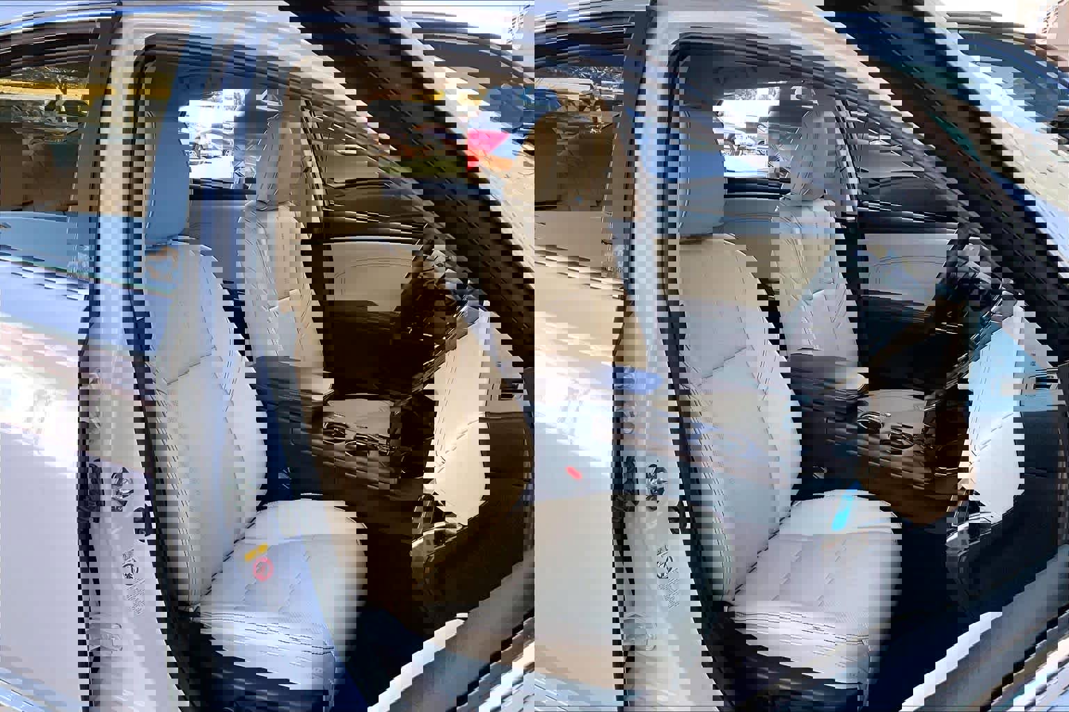 Used 2018 Toyota Avalon Limited image 8