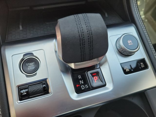Certified 2025 Jaguar F-PACE R-Dynamic S AWD/4WD image 30