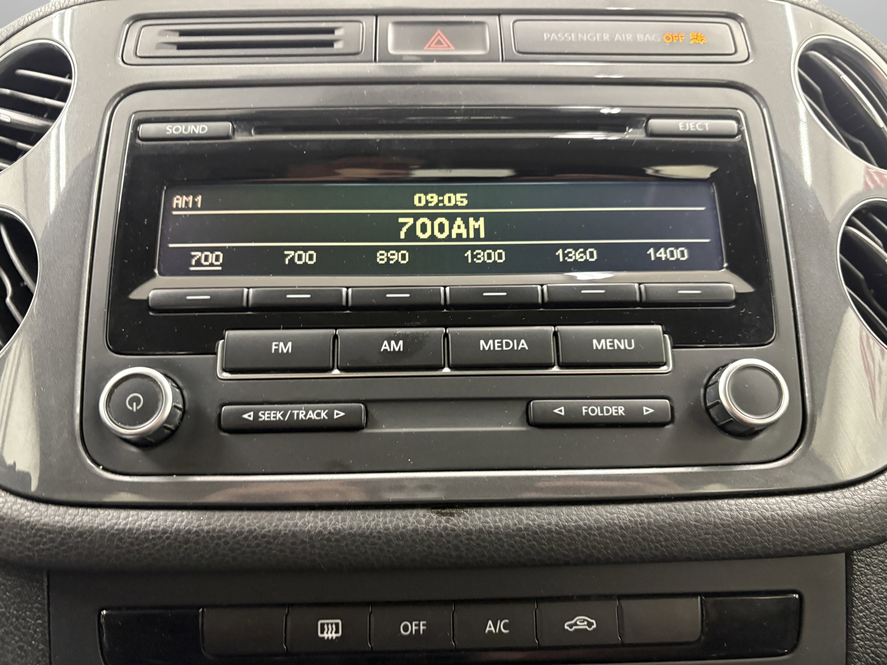 Used 2014 Volkswagen Tiguan S FWD image 15