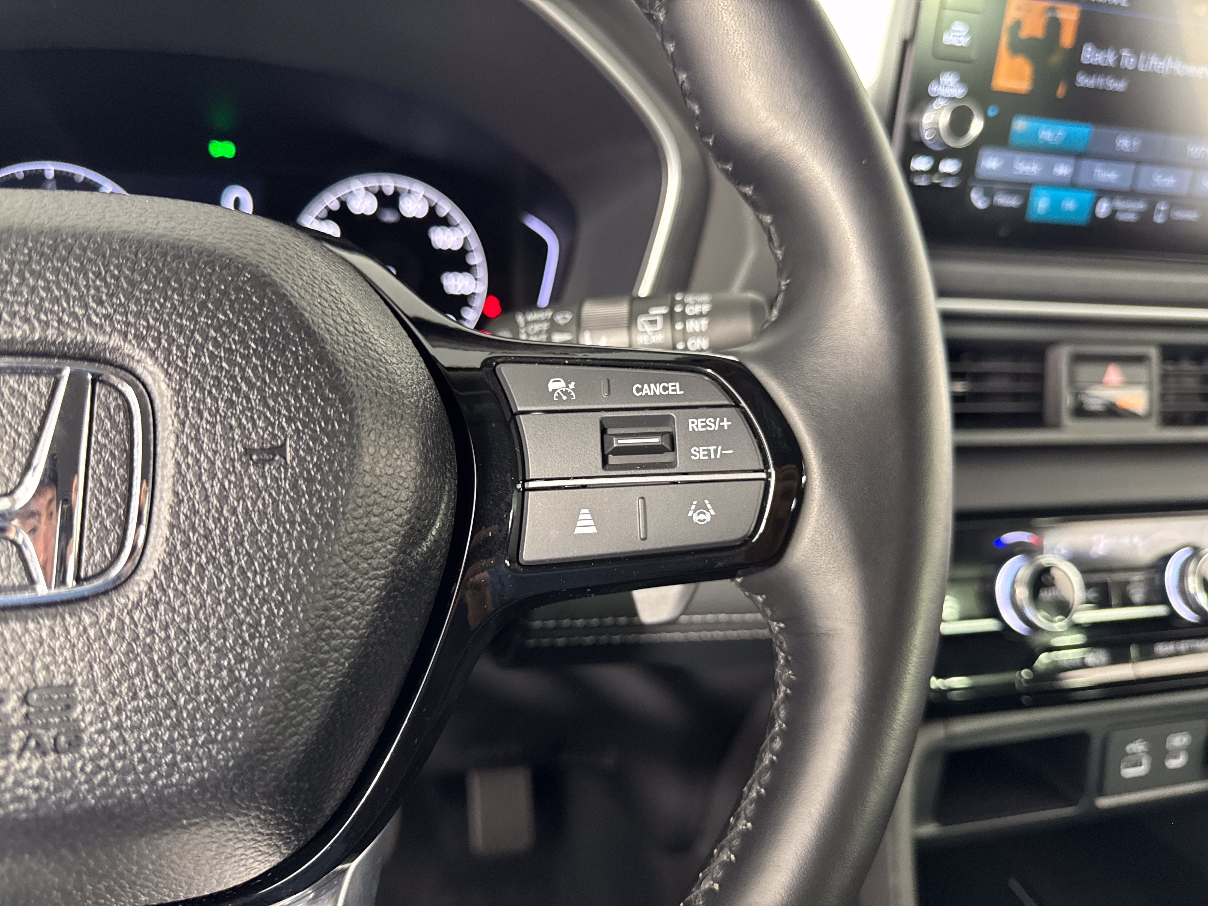 Certified 2025 Honda Pilot EX-L image 33