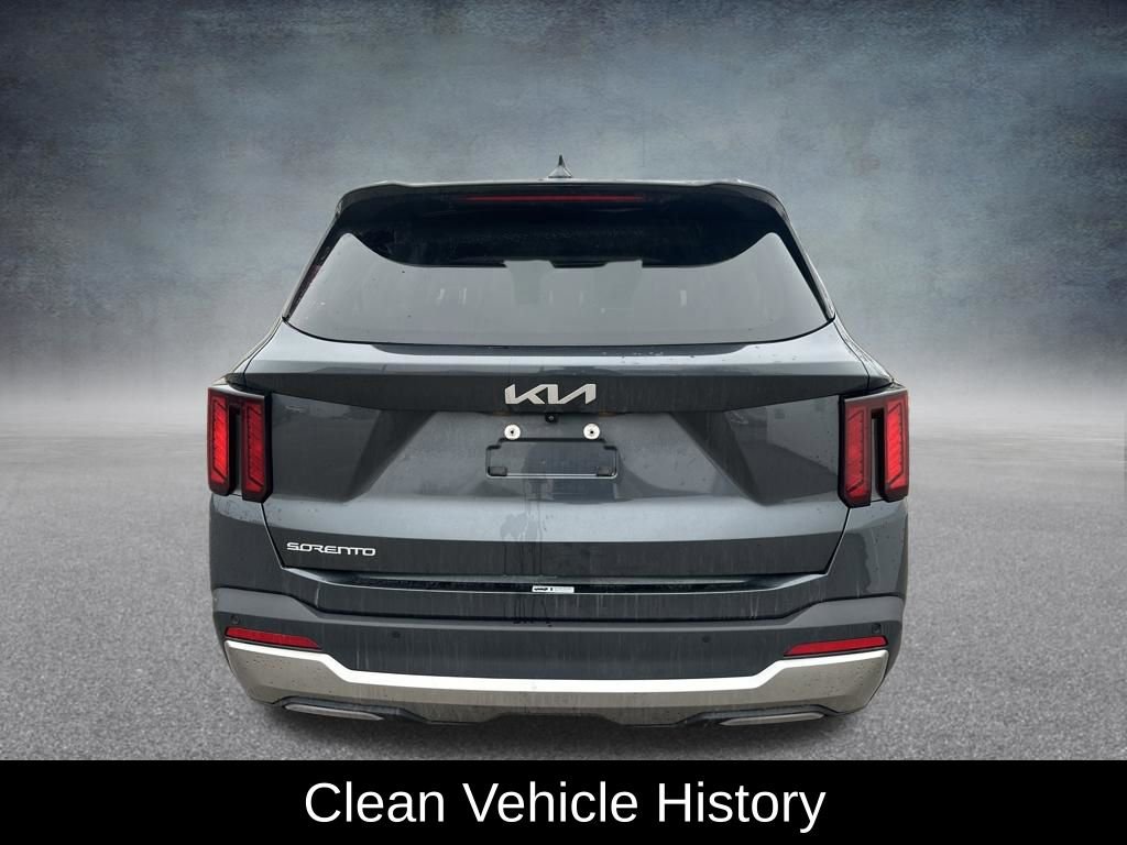Used 2024 Kia Sorento S image 6