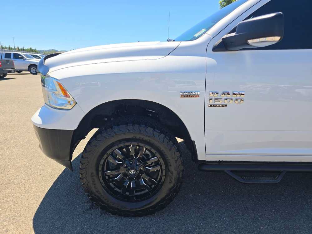 Used 2019 RAM 1500 Classic SLT w/ Luxury Group AWD/4WD image 19