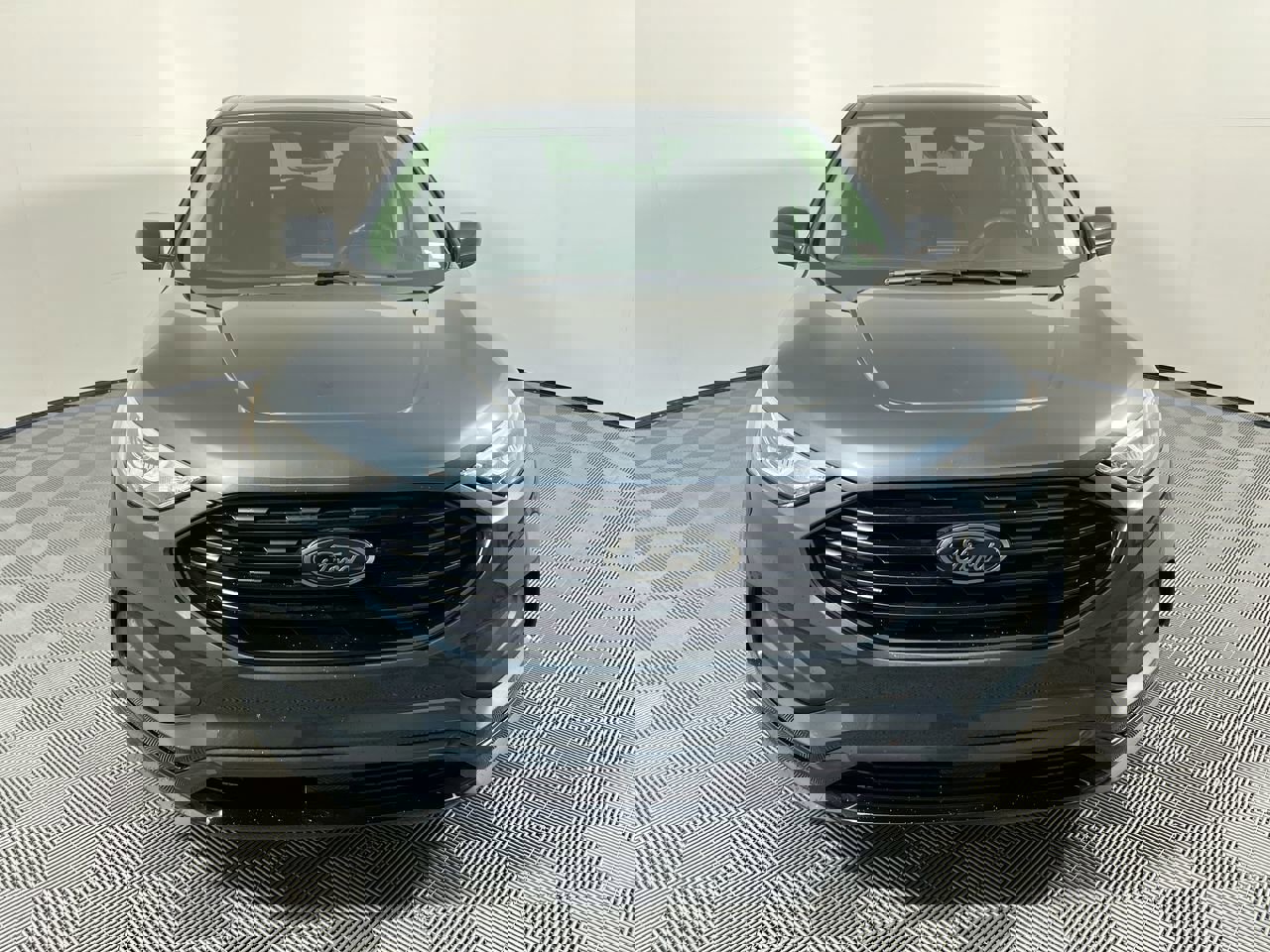 Used 2022 Ford Edge SE w/ Black Appearance Package image 9