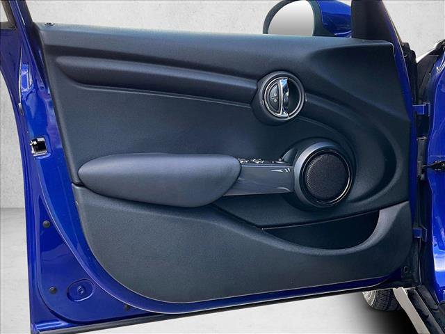 Used 2021 MINI Cooper 4-Door Hardtop image 18