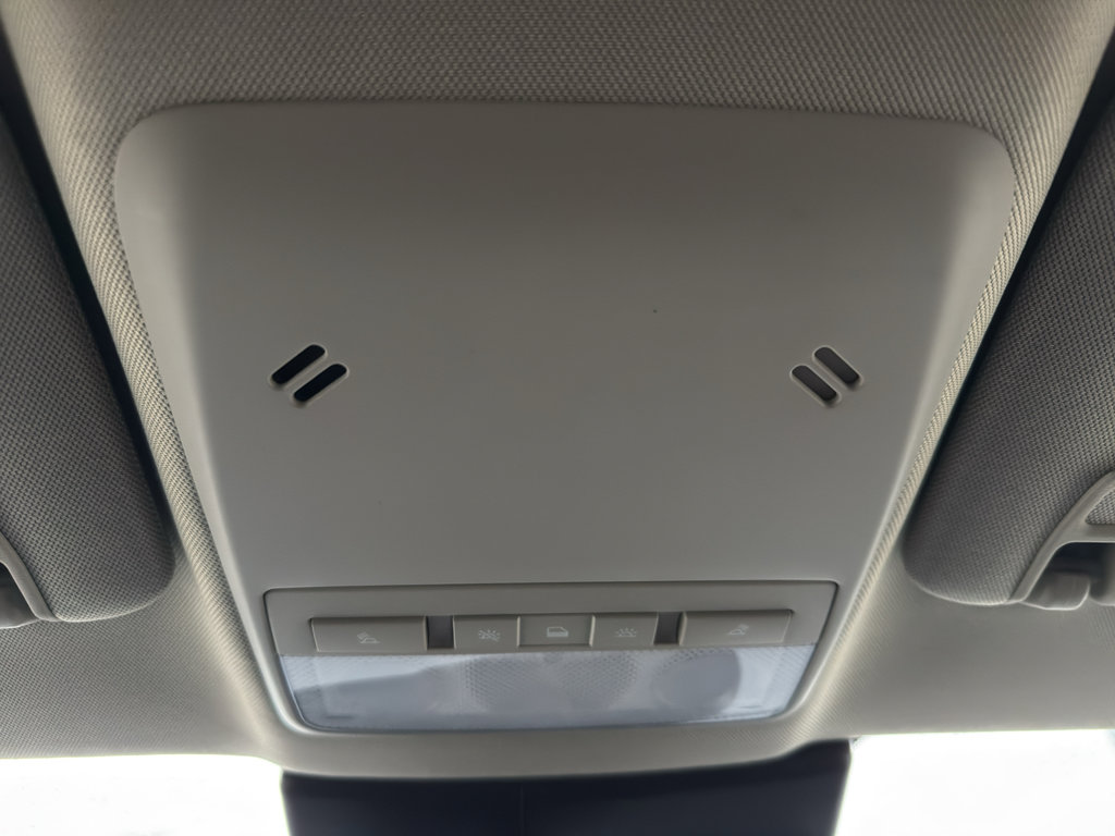 Used 2022 Buick Encore Preferred w/ Safety Package II image 23