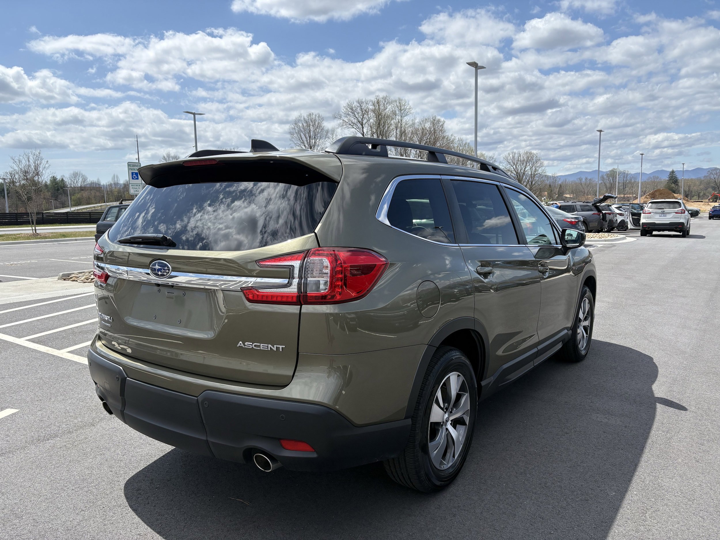 Certified 2025 Subaru Ascent Premium image 9