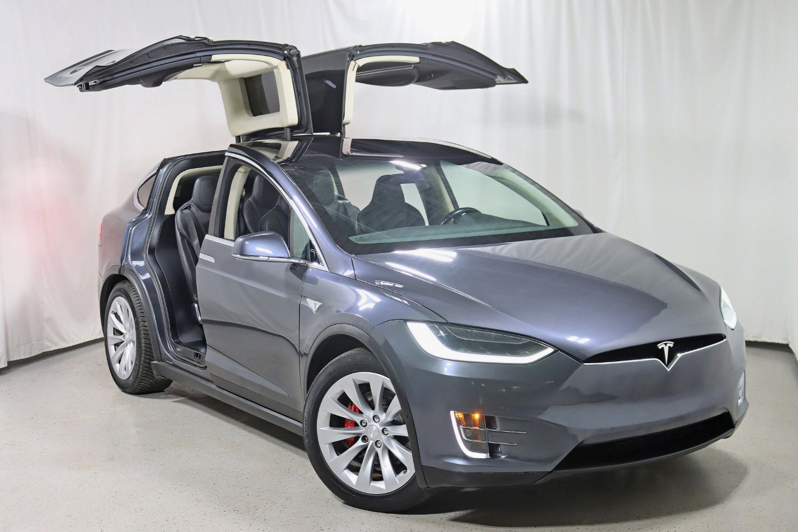 Used 2016 Tesla Model X Performance image 8