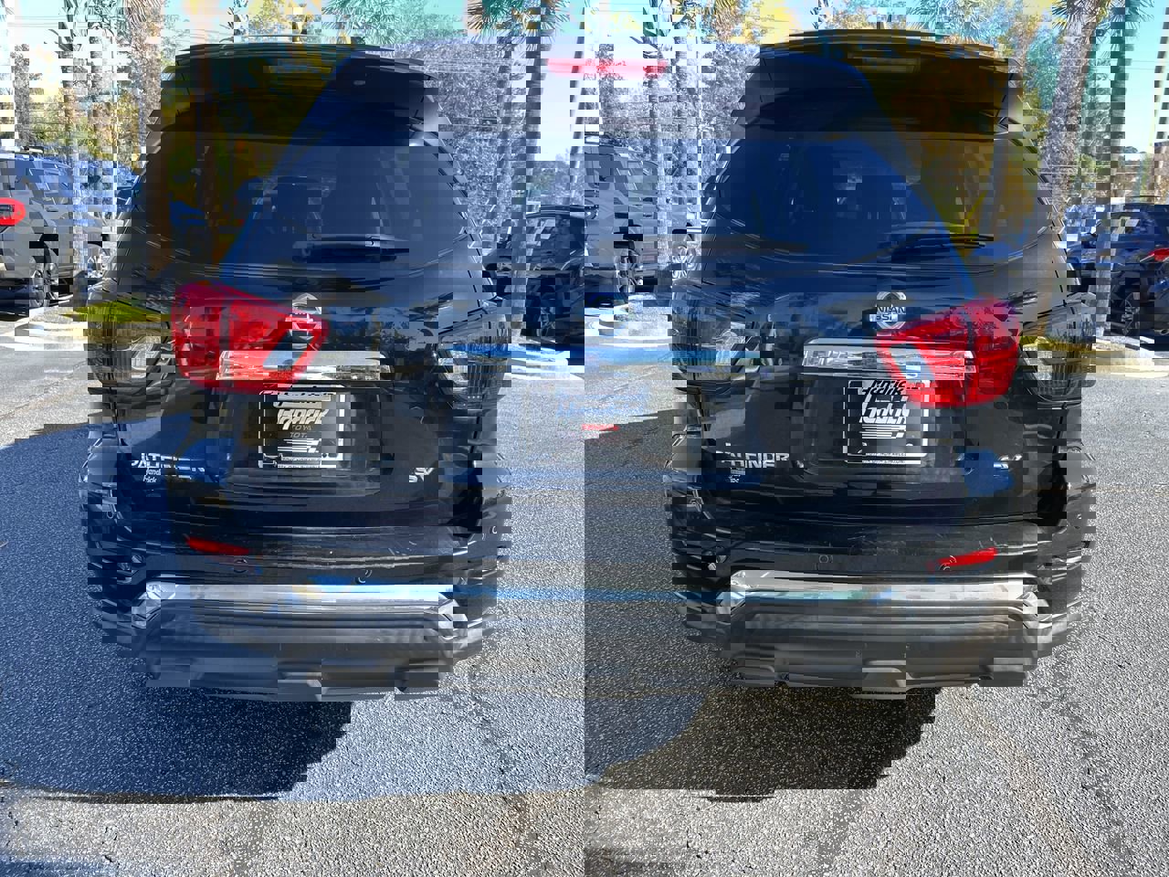 Used 2020 Nissan Pathfinder SV image 9