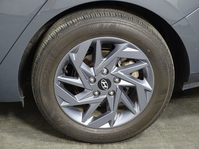 Used 2024 Hyundai Elantra SEL image 41