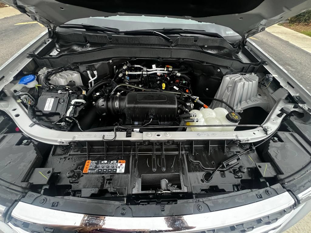 Used 2023 Ford Explorer XLT AWD/4WD image 15