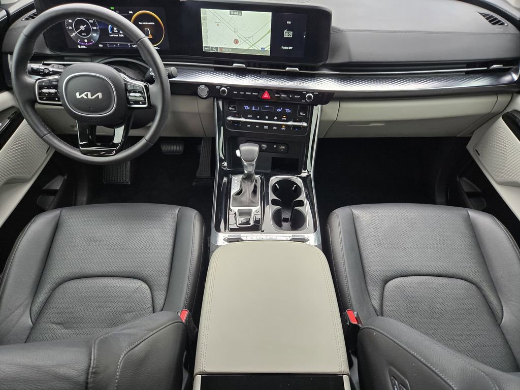 Used 2024 Kia Carnival SX Prestige image 5