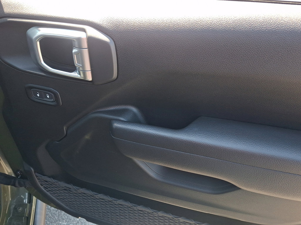 Used 2023 Jeep Gladiator Willys image 10