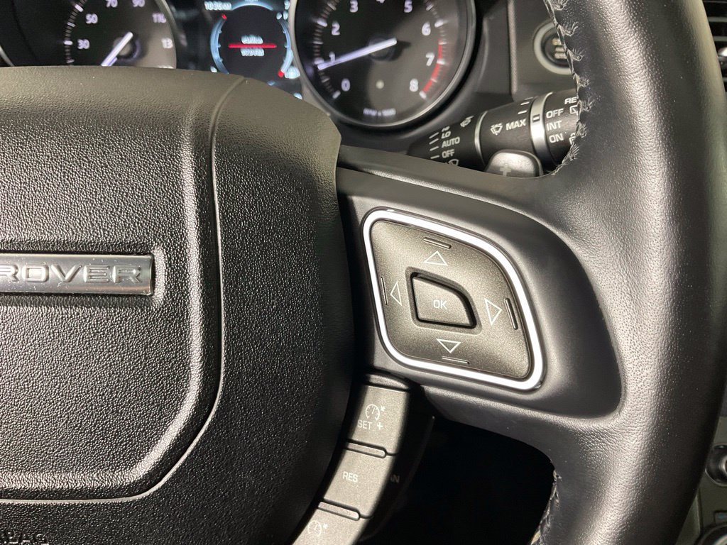 Used 2019 Land Rover Range Rover Evoque SE Premium AWD/4WD image 25