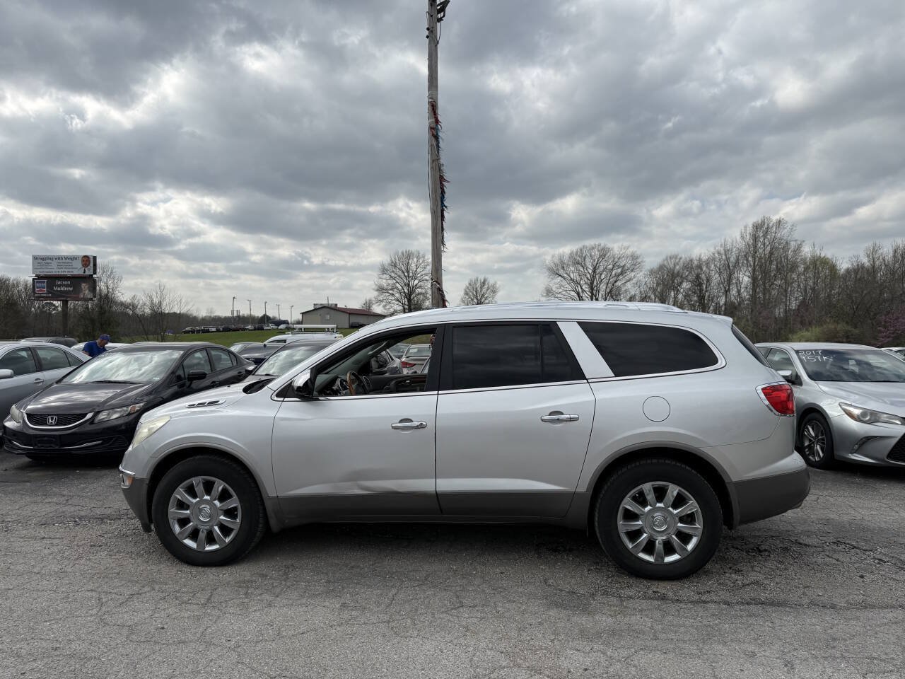 Used 2011 Buick Enclave CXL AWD/4WD image 3
