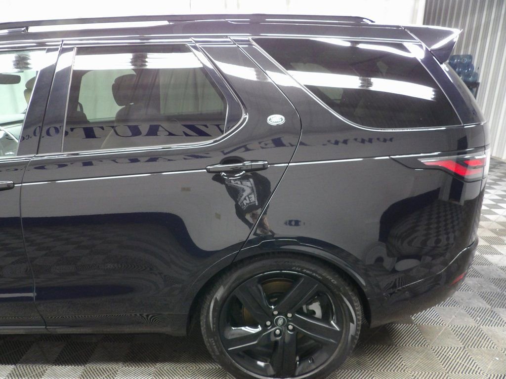 Used 2024 Land Rover Discovery Dynamic SE image 34