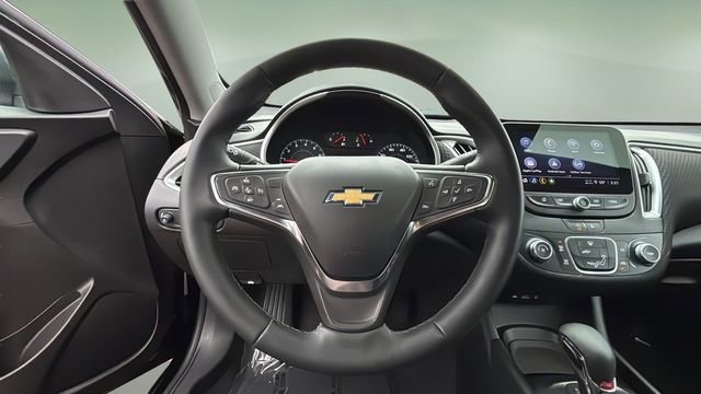 Used 2025 Chevrolet Malibu RS image 11