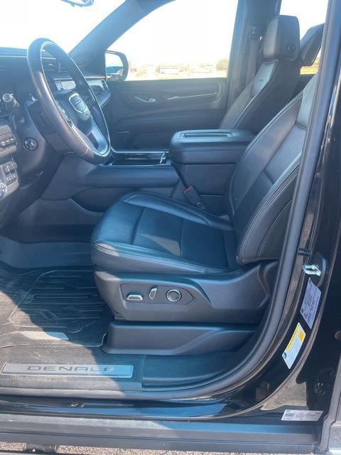 Used 2024 GMC Yukon XL Denali w/ Denali Reserve Package image 13