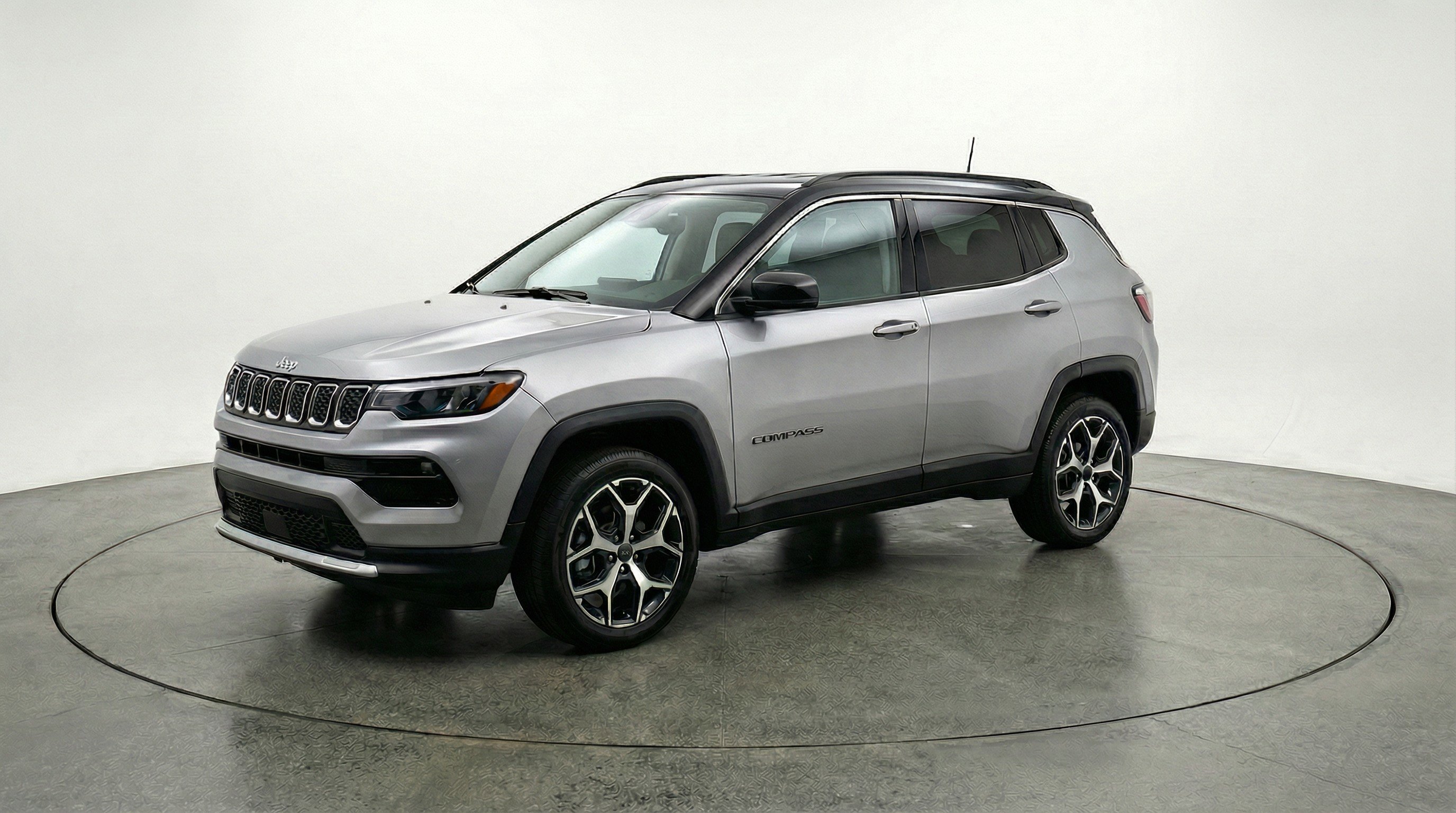 Used 2025 Jeep Compass Limited AWD/4WD image 3