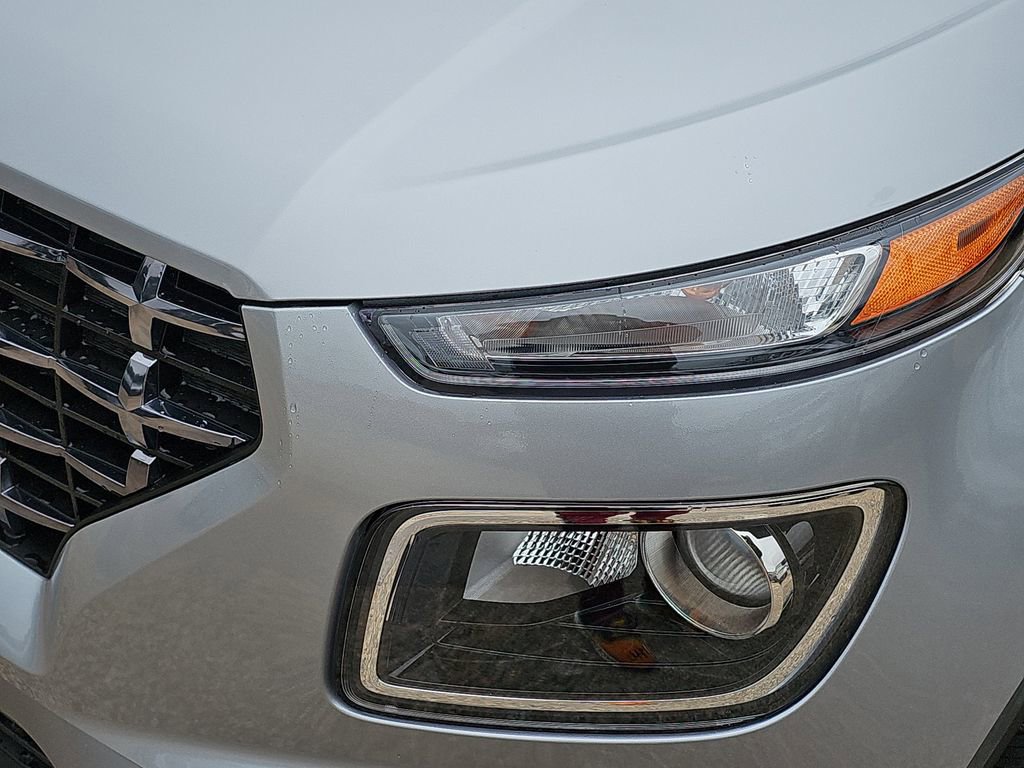 New 2026 Hyundai Venue SEL FWD image 30