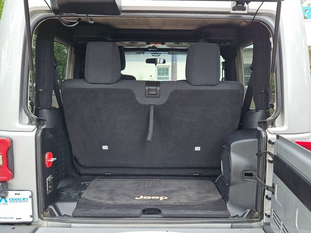 Used 2011 Jeep Wrangler Sahara AWD/4WD image 12