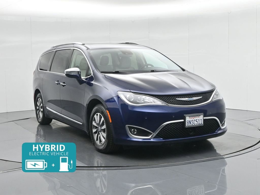 Used 2020 Chrysler Pacifica Limited w/ Advanced Safetytec Group