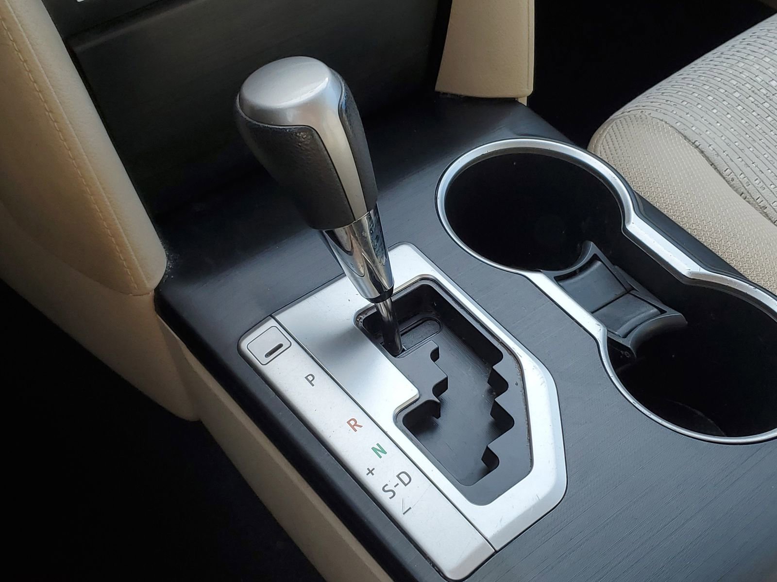 Used 2012 Toyota Camry LE image 29