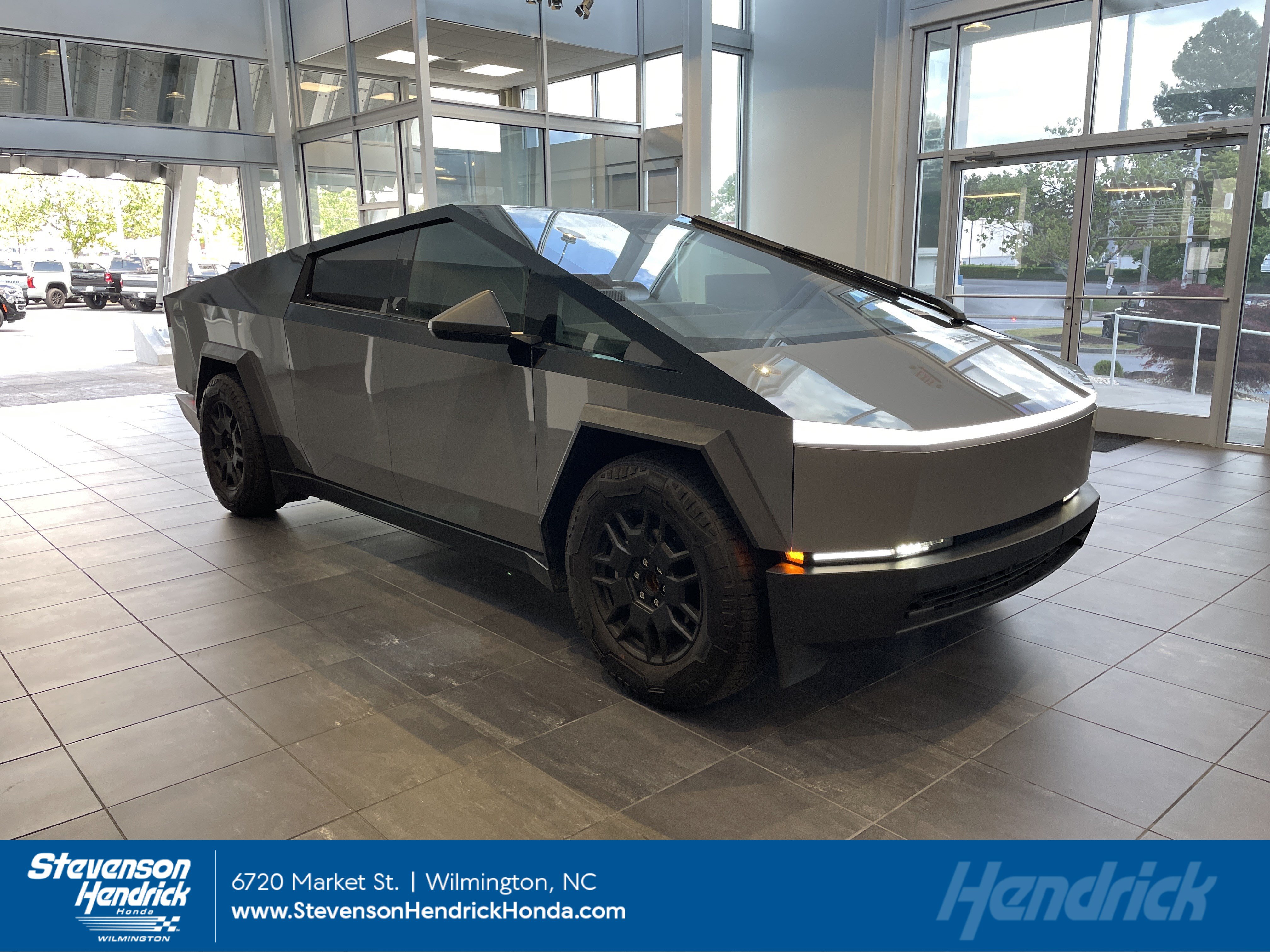 Used 2024 Tesla Cybertruck Cyberbeast AWD/4WD image 1