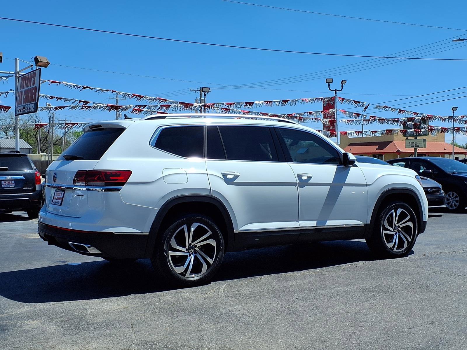 Used 2021 Volkswagen Atlas SEL Premium image 24