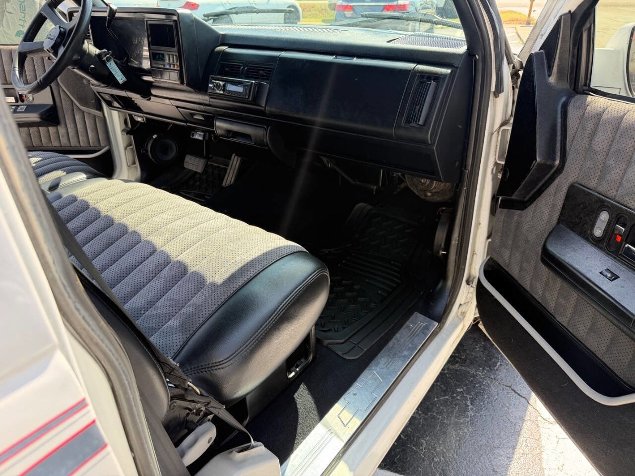 Used 1993 Chevrolet Silverado 3500 2WD Crew Cab image 11